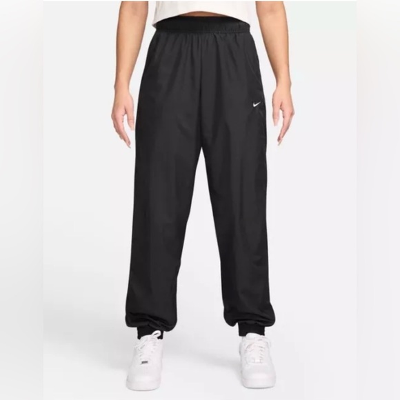 Nike Women’s Mid Rise‎ Oversized Joggers Pants  FV7660-010 Size Small Black - Picture 1 of 9